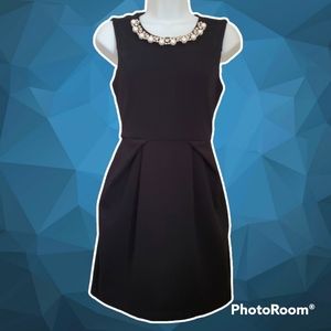 🎈2/$50 F21 LBD w/ Pearl and Rhinestone Collar